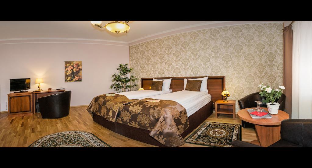 Hotel Boutique Bulevard Segesvár Szoba fotó